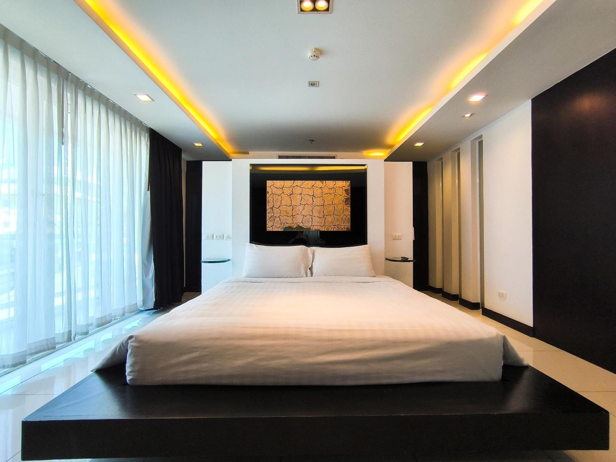 Nova Suites Pattaya By Compass Hospitality Exterior photo