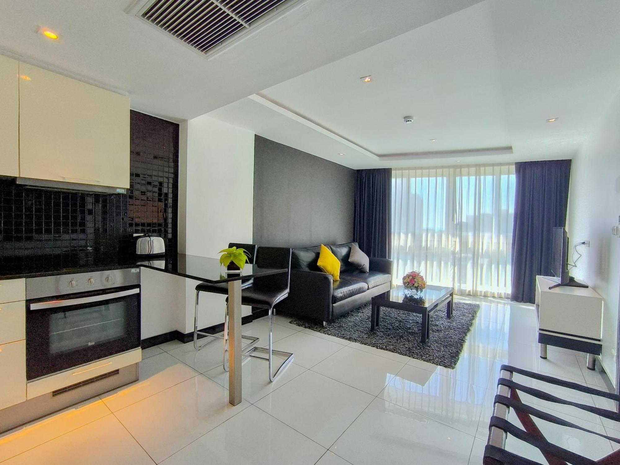 Nova Suites Pattaya By Compass Hospitality Exterior photo