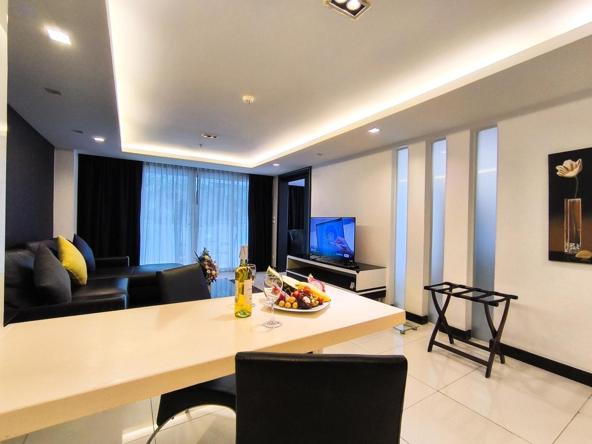 Nova Suites Pattaya By Compass Hospitality Exterior photo