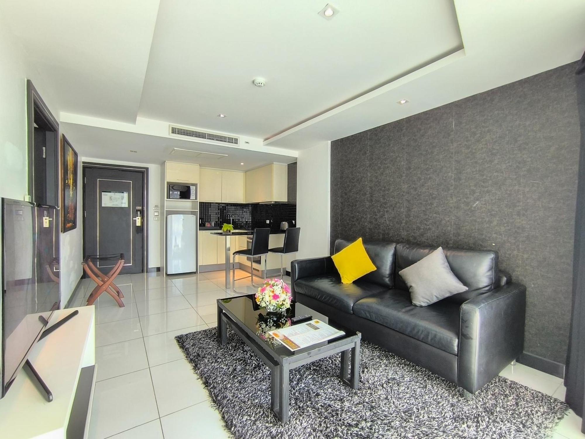 Nova Suites Pattaya By Compass Hospitality Exterior photo