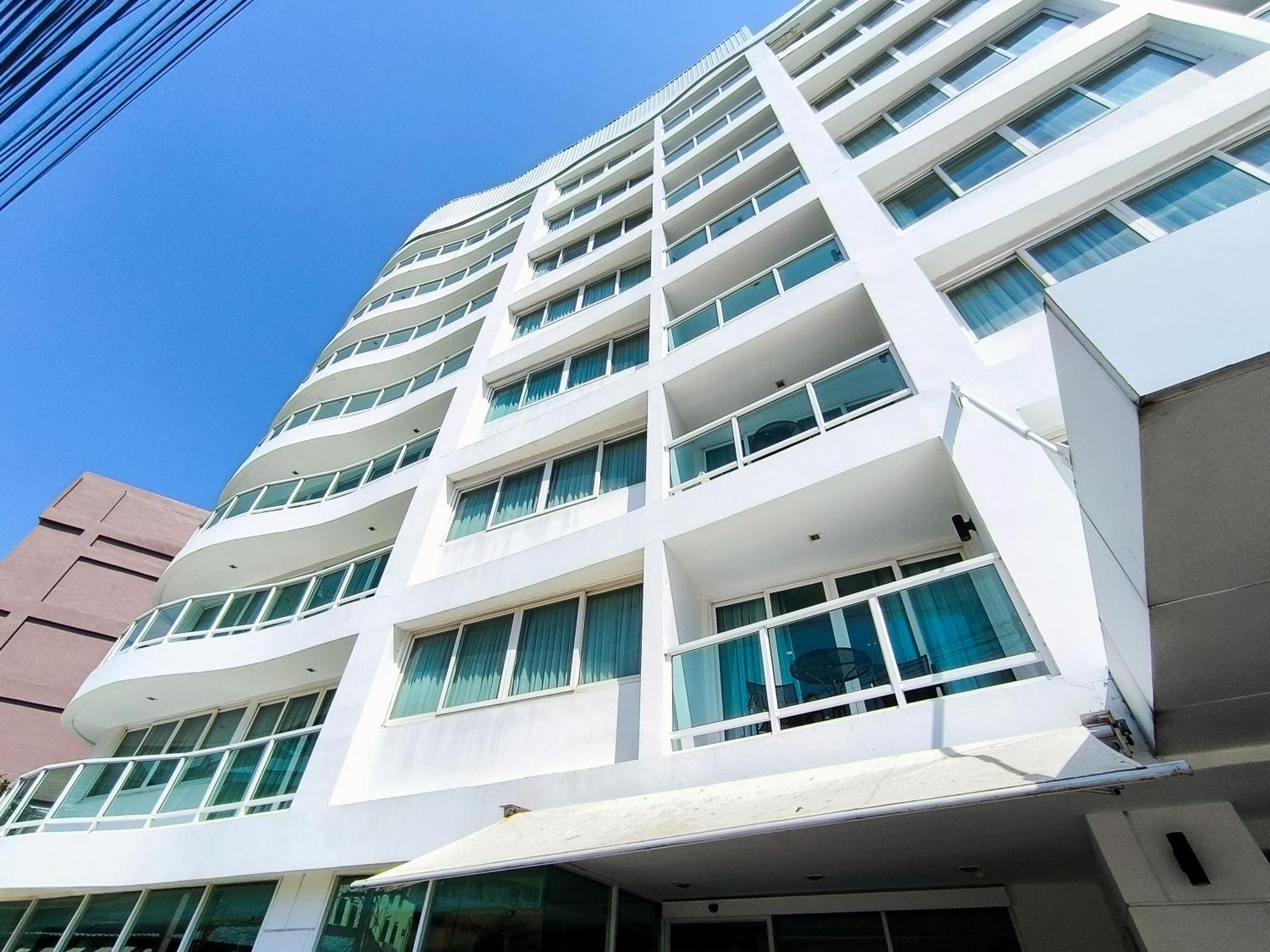 Nova Suites Pattaya By Compass Hospitality Exterior photo